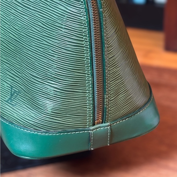 Louis Vuitton Alma PM – Vintage 1997 in Rare Borneo Green Epi Leather - Picture 9 of 14